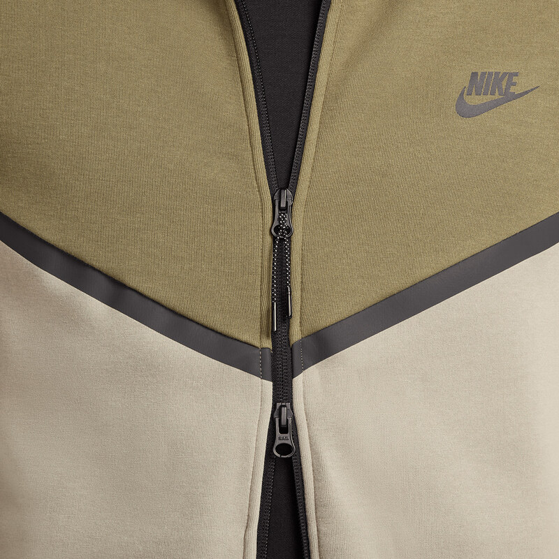 Nike Tech S