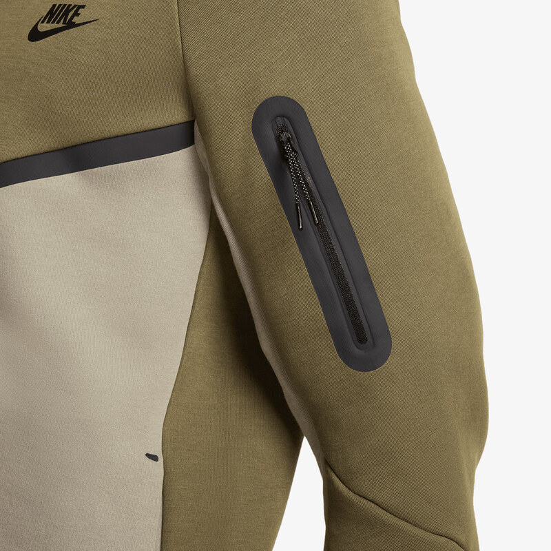 Nike Tech S