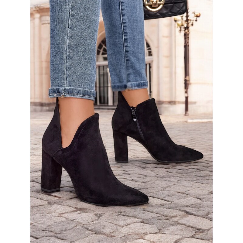 Resti Black boots with cut from Alania - Footwear