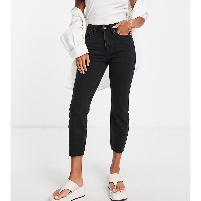 Vero Moda Petite Brenda straight leg jeans in black 102959661