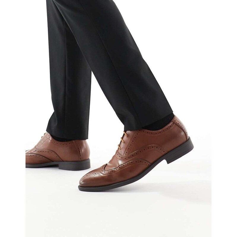 ASOS DESIGN lace up brogue shoes in tan-Brown
