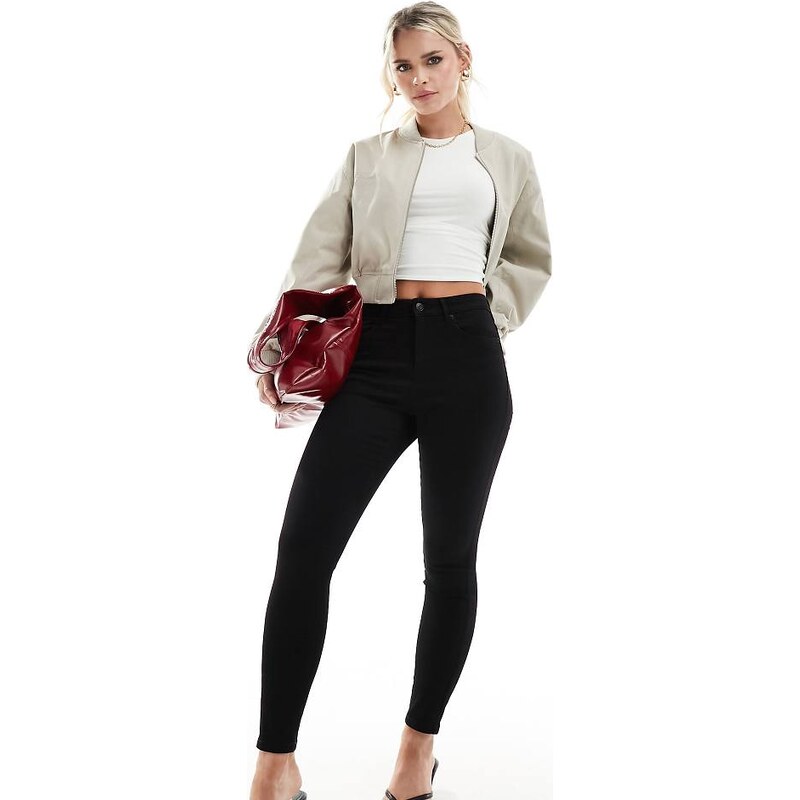 Vero Moda Petite Sophia skinny jeans in black