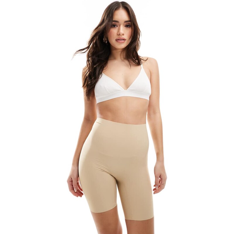 Pieces seamless shorts in beige-Neutral