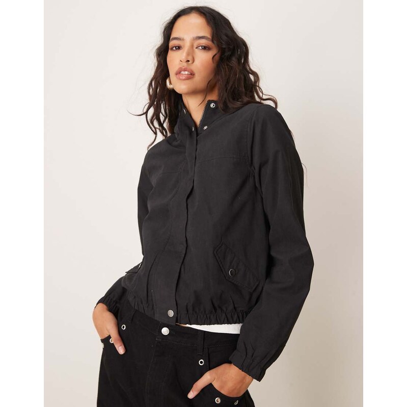JDY hooded jacket in black 114930077