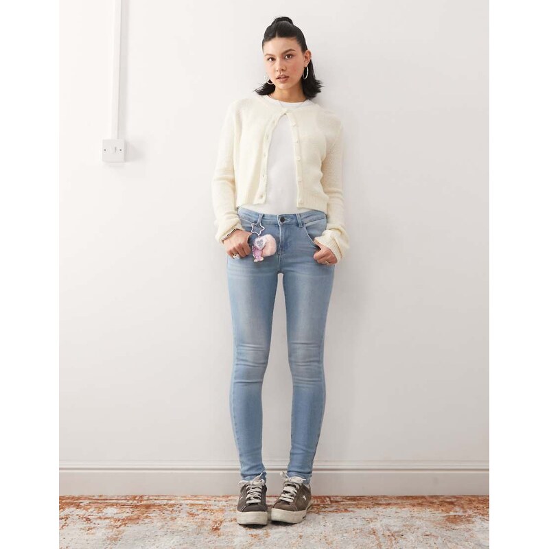 Noisy May Jen push up jeans in light blue wash 103652145