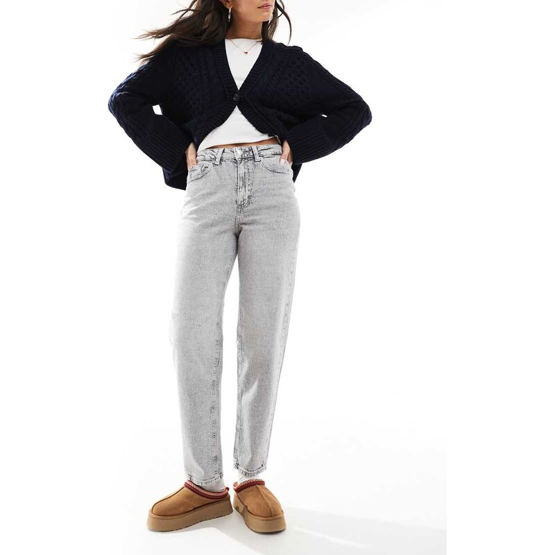 Vero Moda Tessa mom jeans in light grey denim 103659923
