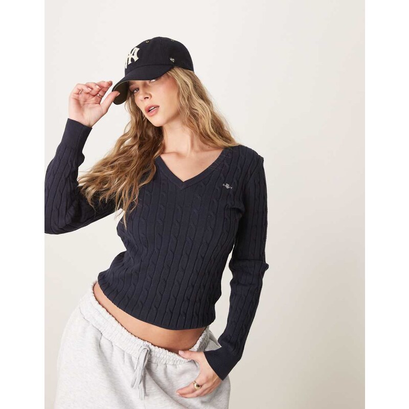 GANT cotton cable knit v-neck jumper with logo in navy 114727481