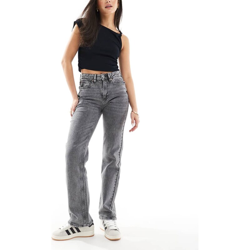 Vero Moda Tessa high rise straight leg jeans in medium grey 103837128