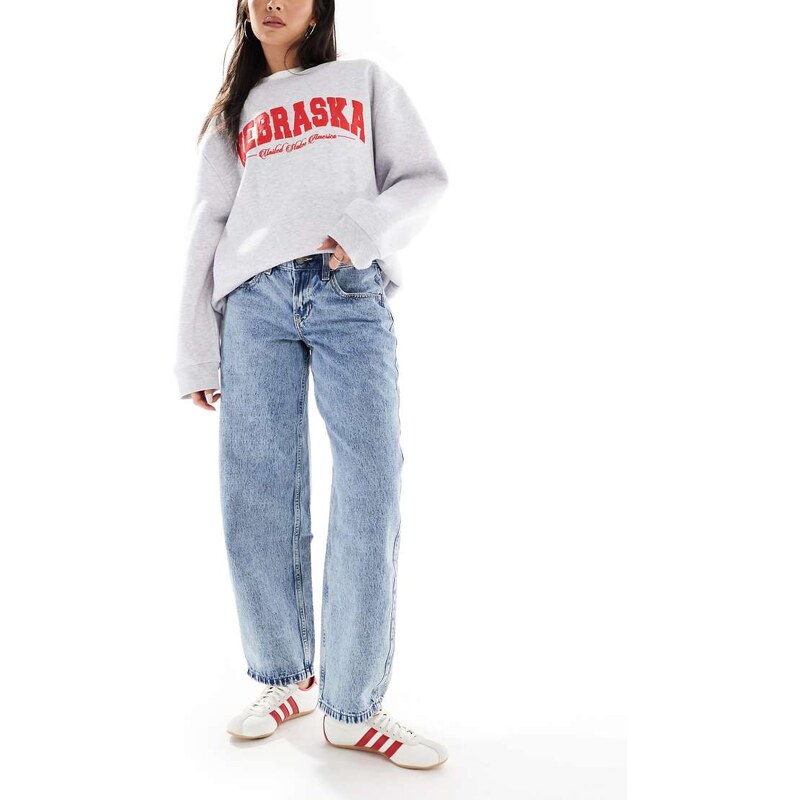 Hollister low rise tapered leg jean in light blue wash 104006746