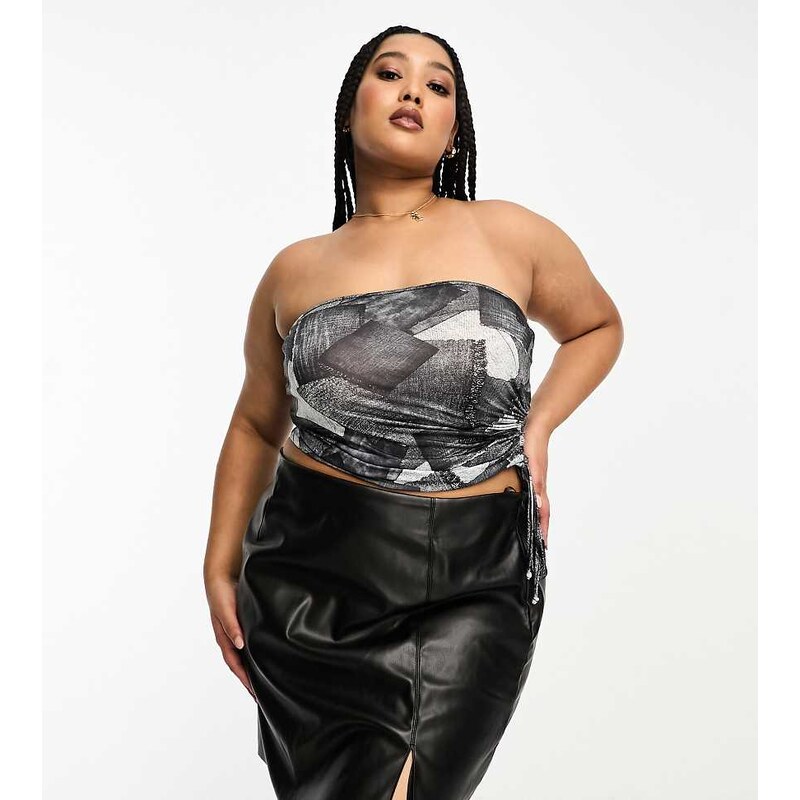 Noisy May Curve faux leather mini skirt with slit in black 104113115