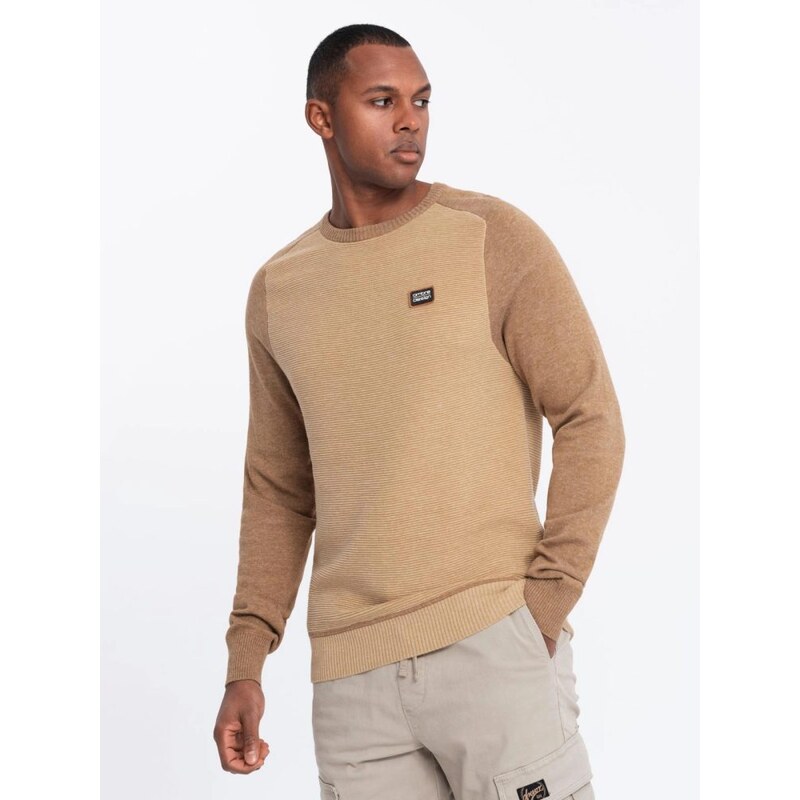 Ombre Clothing Zajímavý hnědý svetr se vzorem V4 SWSW-0121