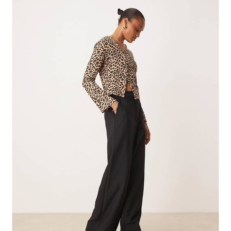 ASOS DESIGN Tall tailored relaxed straight leg trousers in black 104180786