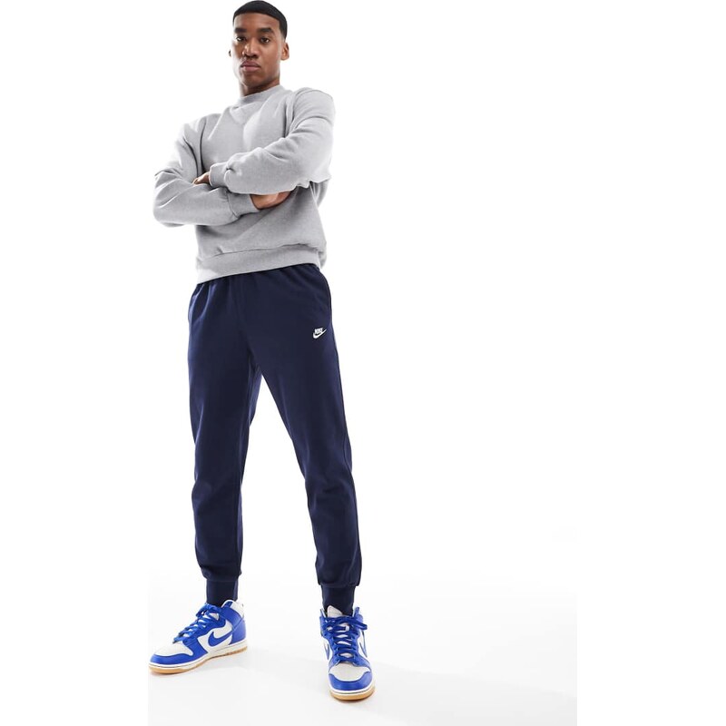 Nike Club jogger in dark navy