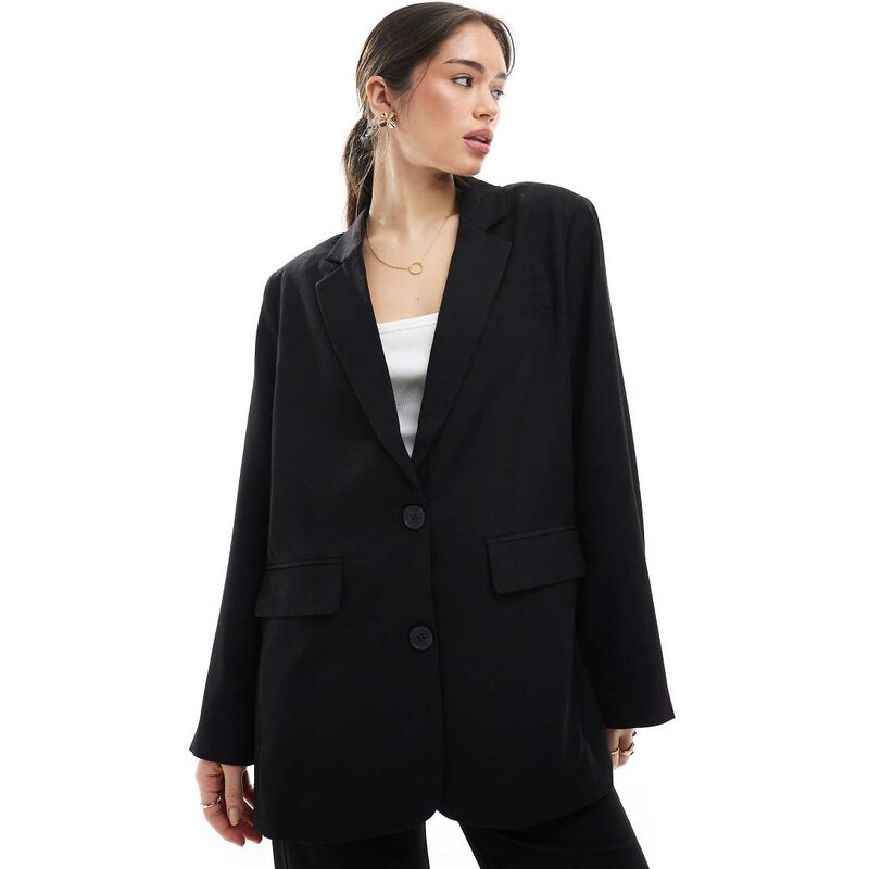 Pieces boxy blazer in black