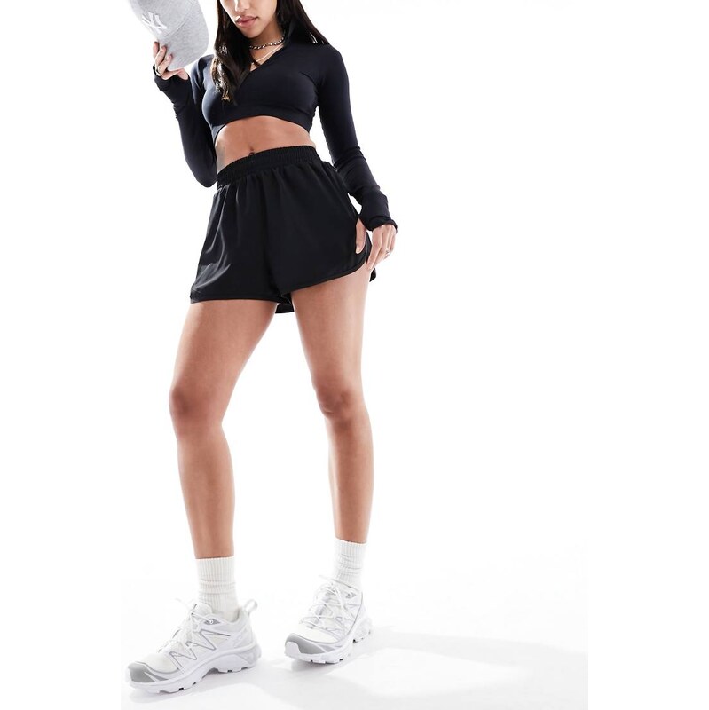 4505 Icon woven run short with zip pockets in black