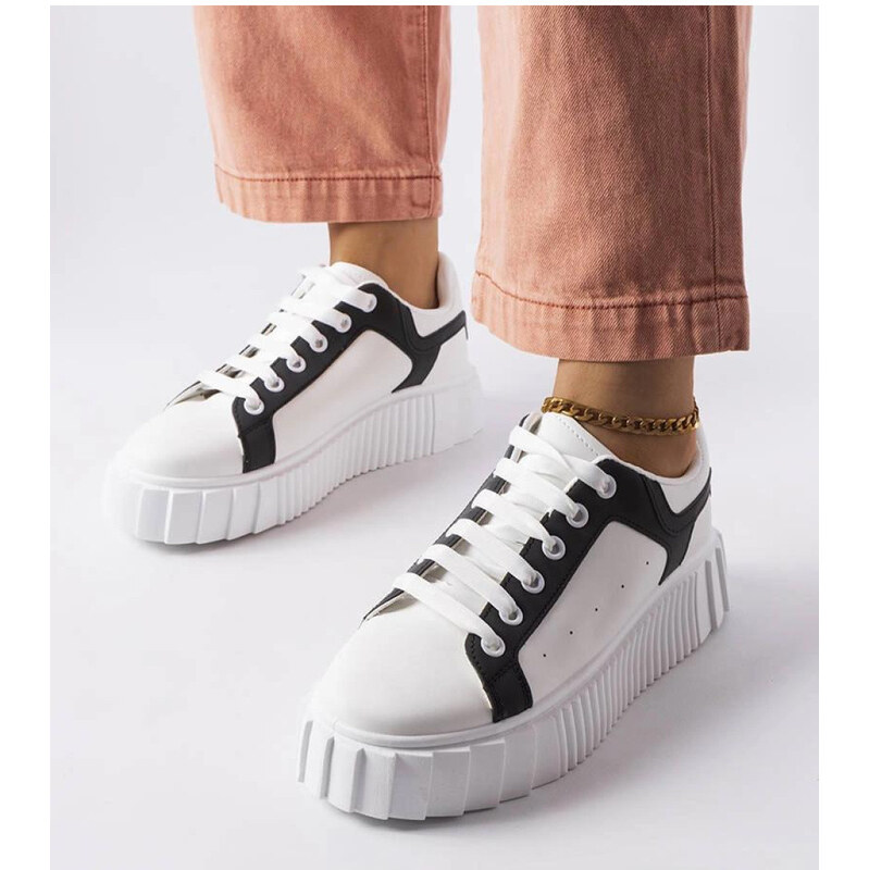 Sportovní boty na platformě model 207834 Solea