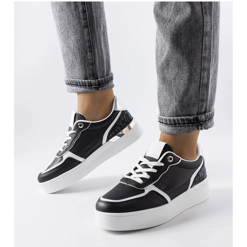 Sportovní boty na platformě model 207886 Solea