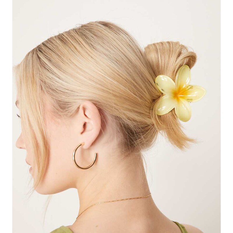DesignB London hawaiian flower hair clip in yellow 104501930