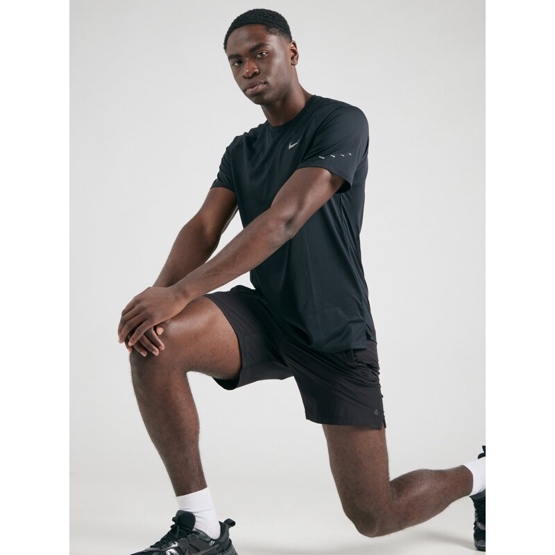 NIKE Funkční tričko 'ADV STRIDE' světle šedá / černá