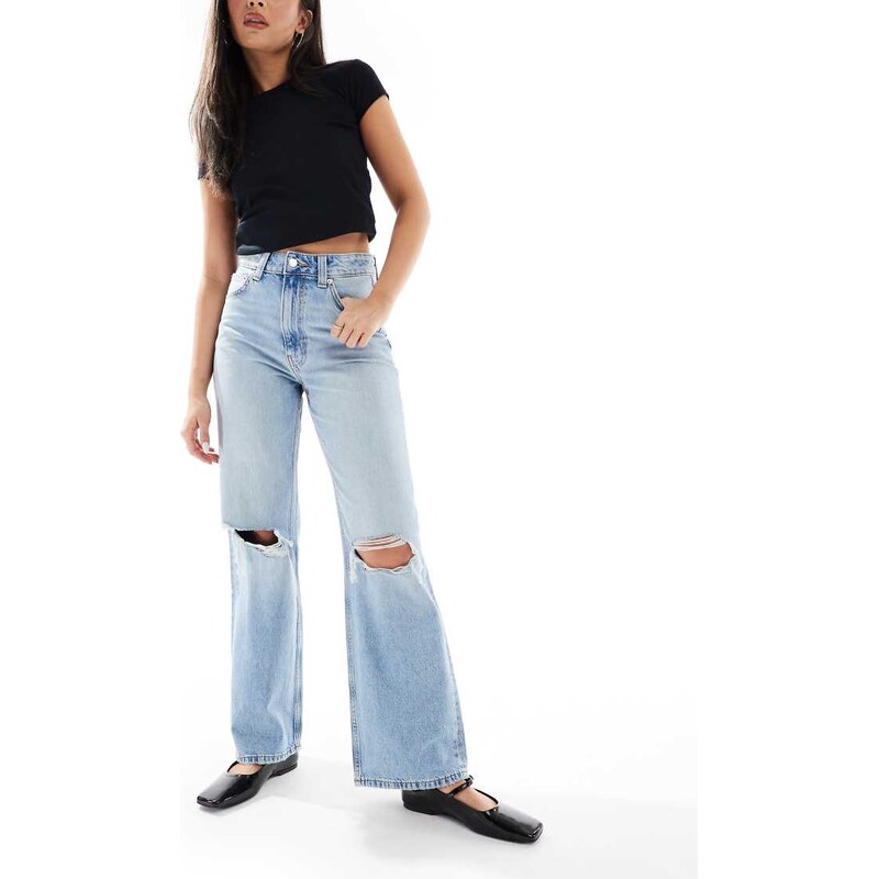 ASOS DESIGN wide leg dad jeans in lightwash with knee rips-Blue
