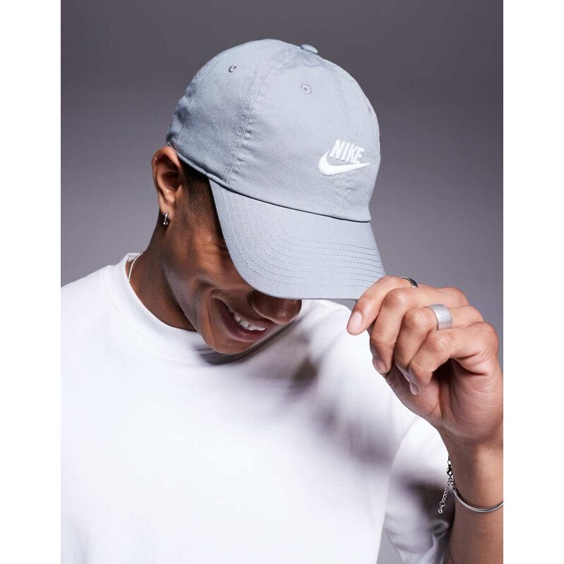 Nike Club hat in grey
