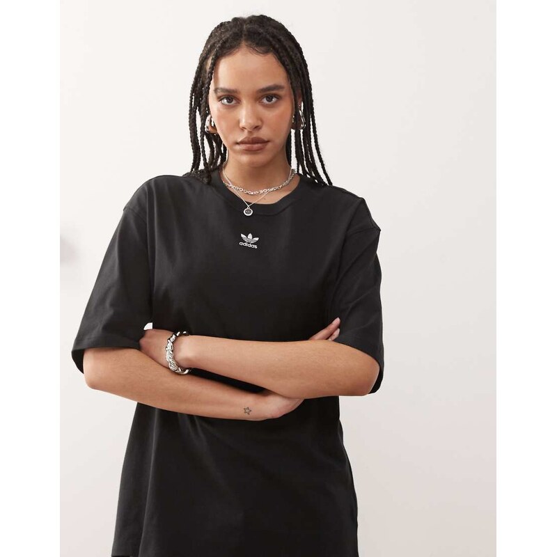 adidas Originals Trefoil Essentials boyfriend t-shirt in black 104683616