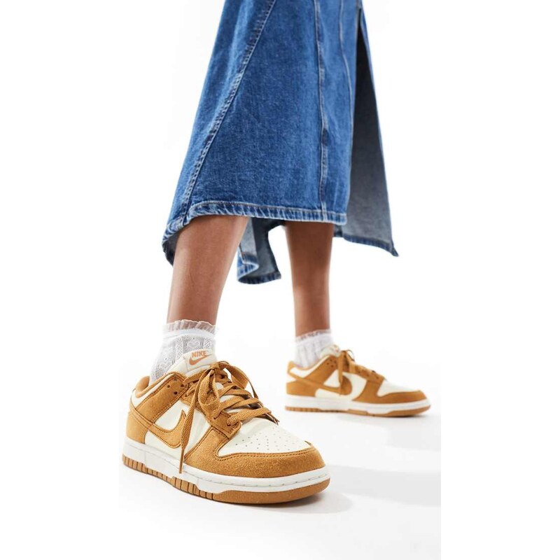 Nike Dunk Low trainer in off white and flax brown 115667052