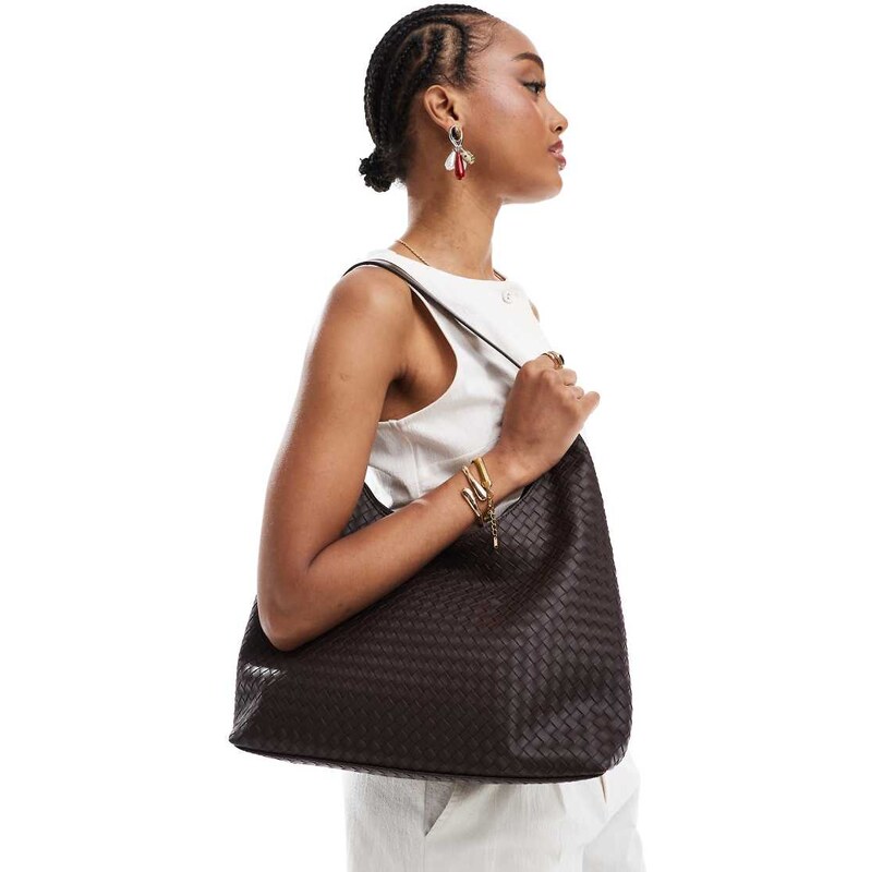 Glamorous large woven shoulder bag in brown 104805079