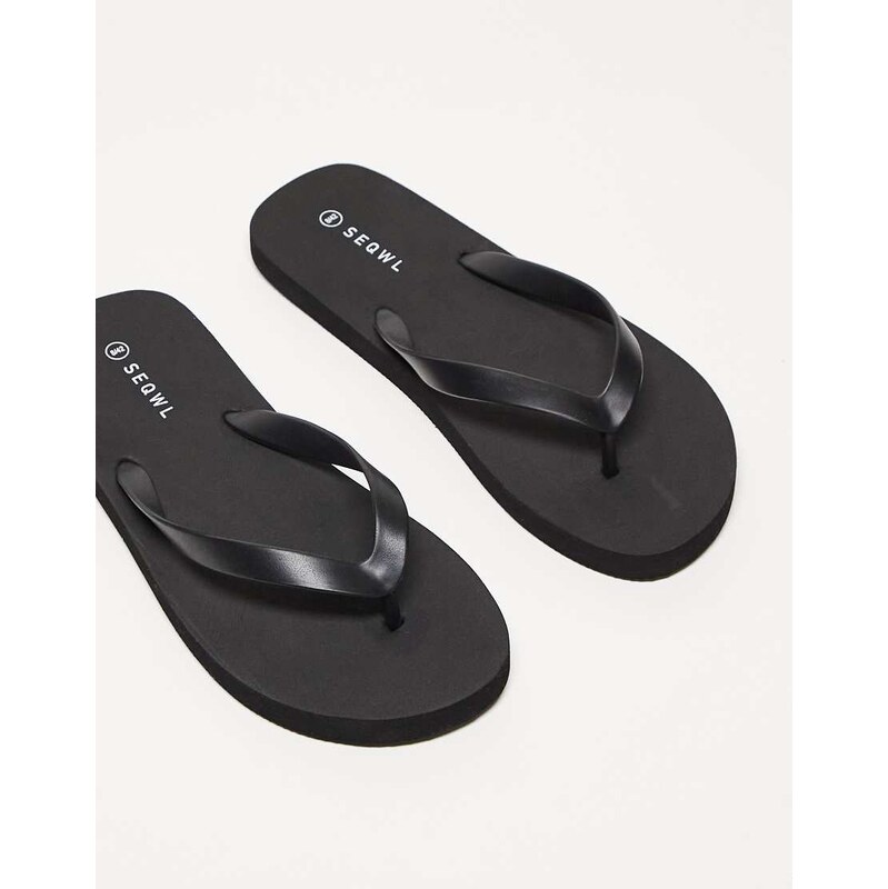 SEQWL Mamun thong flip flops in black