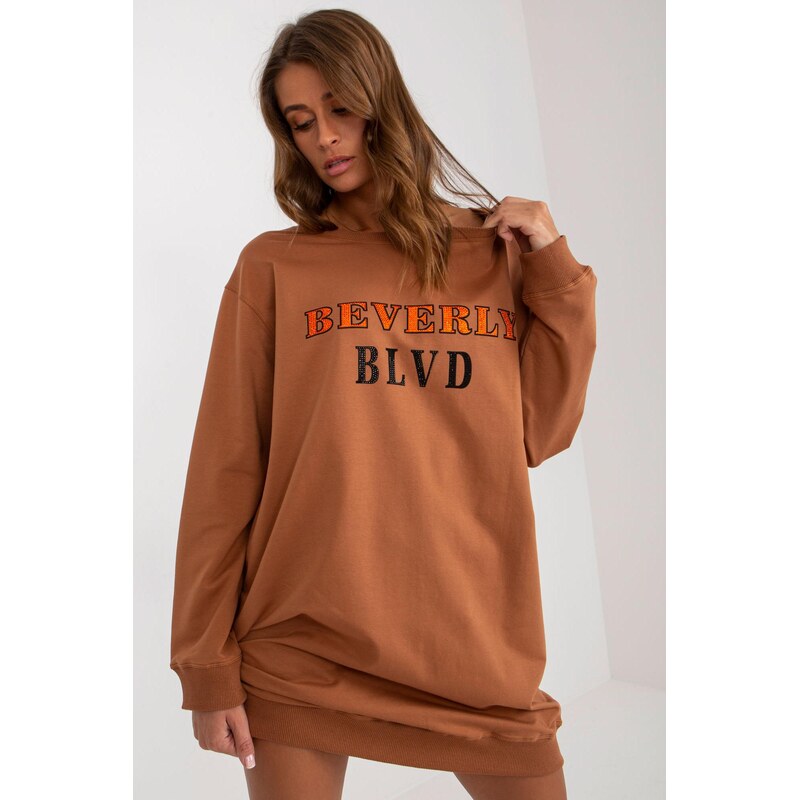 MladaModa Prodloužená mikina s nápisem model 07564 barva camel