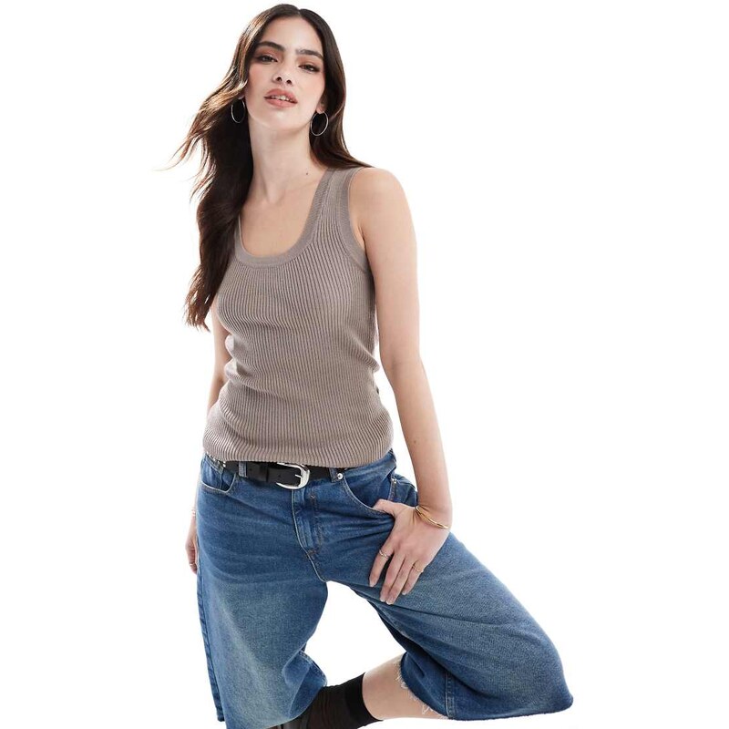 New Look scoop neck vest in mink-Neutral 104899272