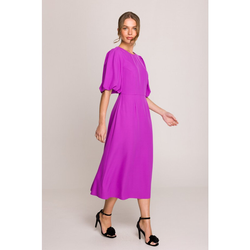 model 20966269 Šaty s puff rukávy levandulová barva - STYLOVE