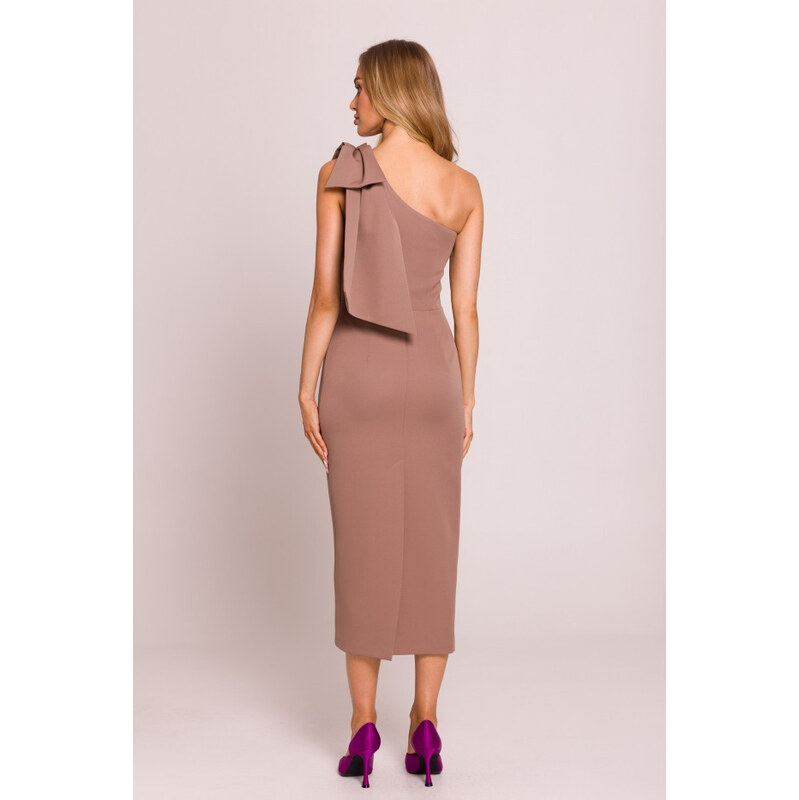 model 20970628 Šaty na jedno rameno s mašlí mocca - Moe