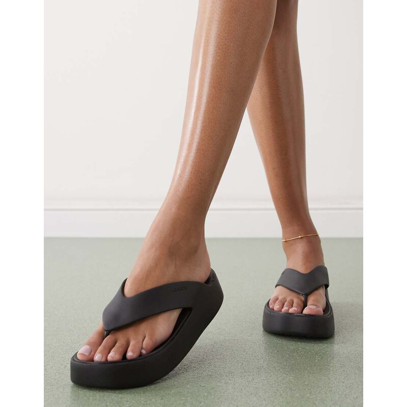 Crocs Getaway Platform Flip Flops in black 115483100