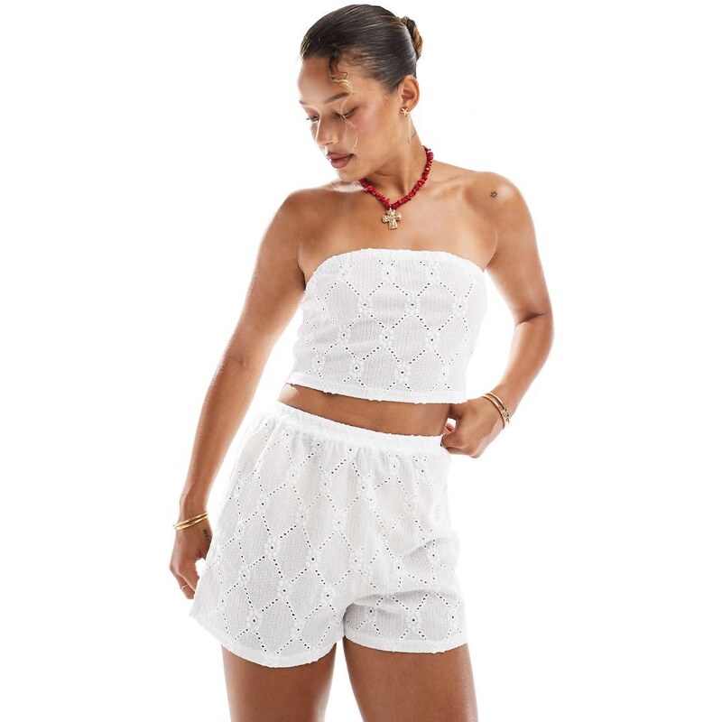 New Look co-ord broderie short in white 105362110