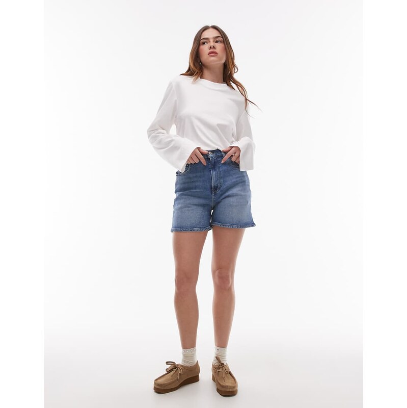 Tommy Jeans mom denim shorts in mid wash-Blue 105006640