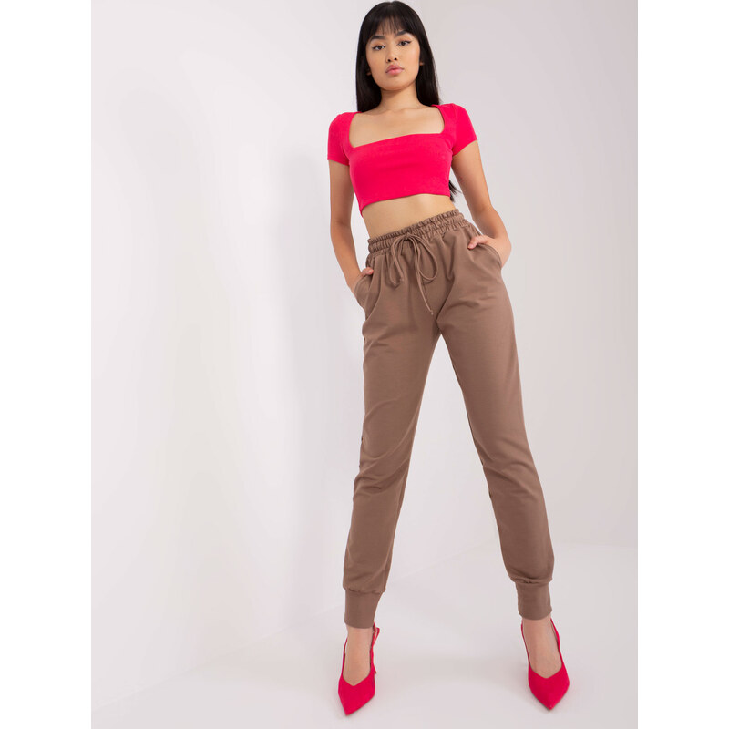 BASIC Hnědé dámské tepláky -LK-SP-508922-1.30X-brown