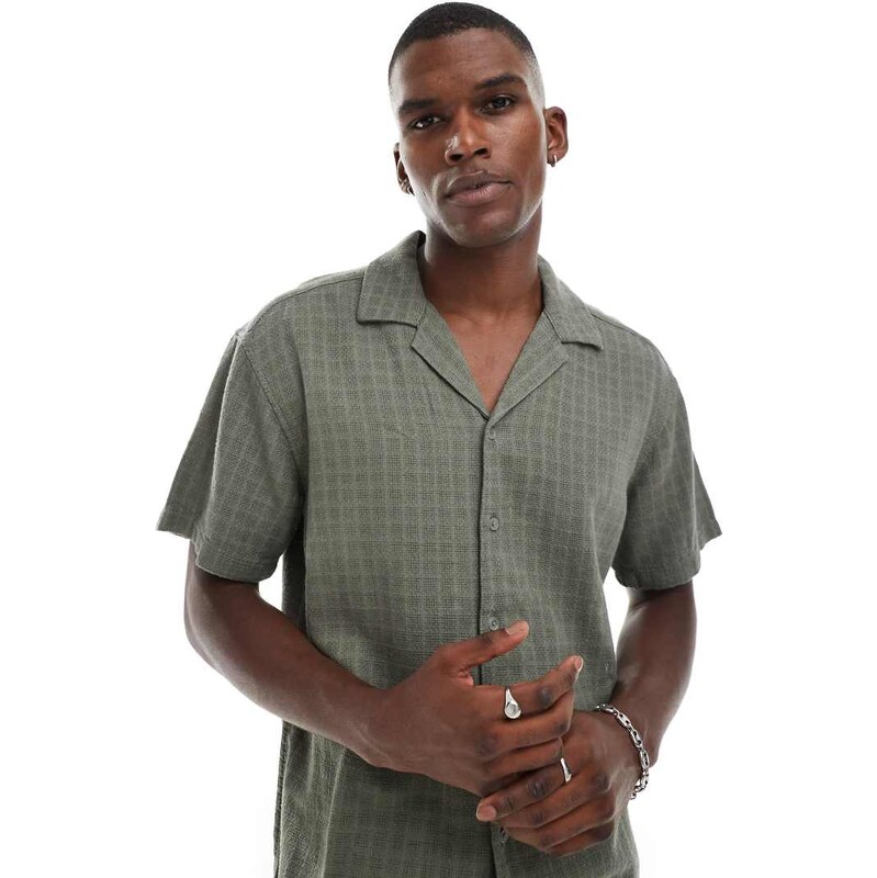 ONLY & SONS short sleeve linen textured shirt in khaki-Green