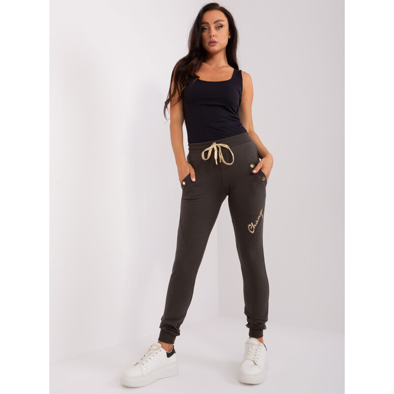 RELEVANCE Tmavé khaki tepláky s nápisem a kapsami RV-DR-8544.14P