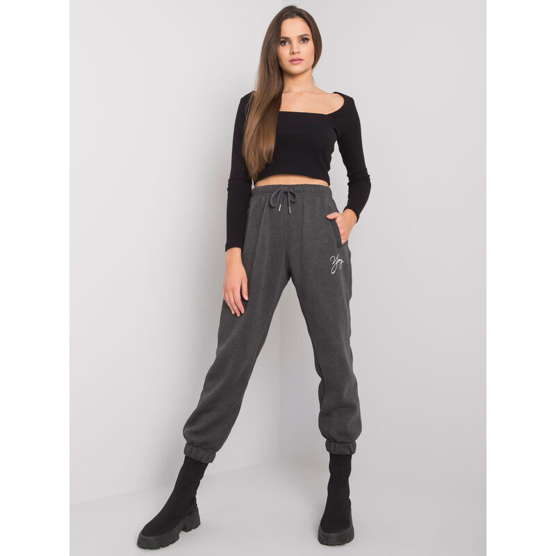 RELEVANCE Tmavě šedé tepláky Lily s nápisem Young -dark grey