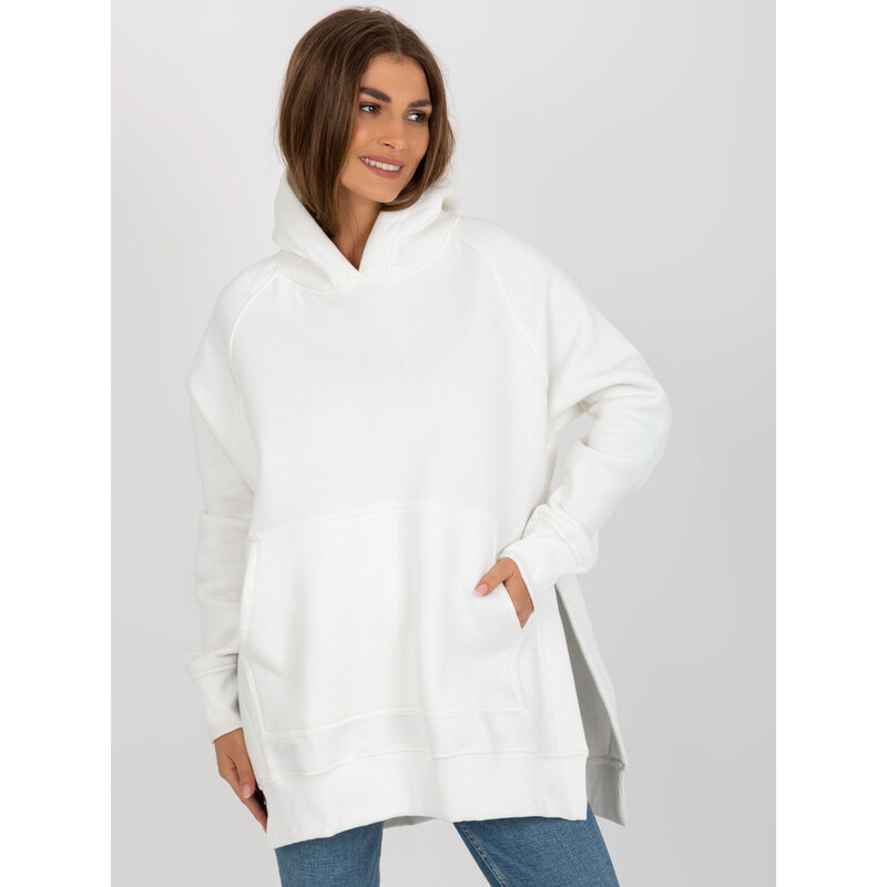 BASIC Smetanová oversize mikina s klokaní kapsou a bambulkami