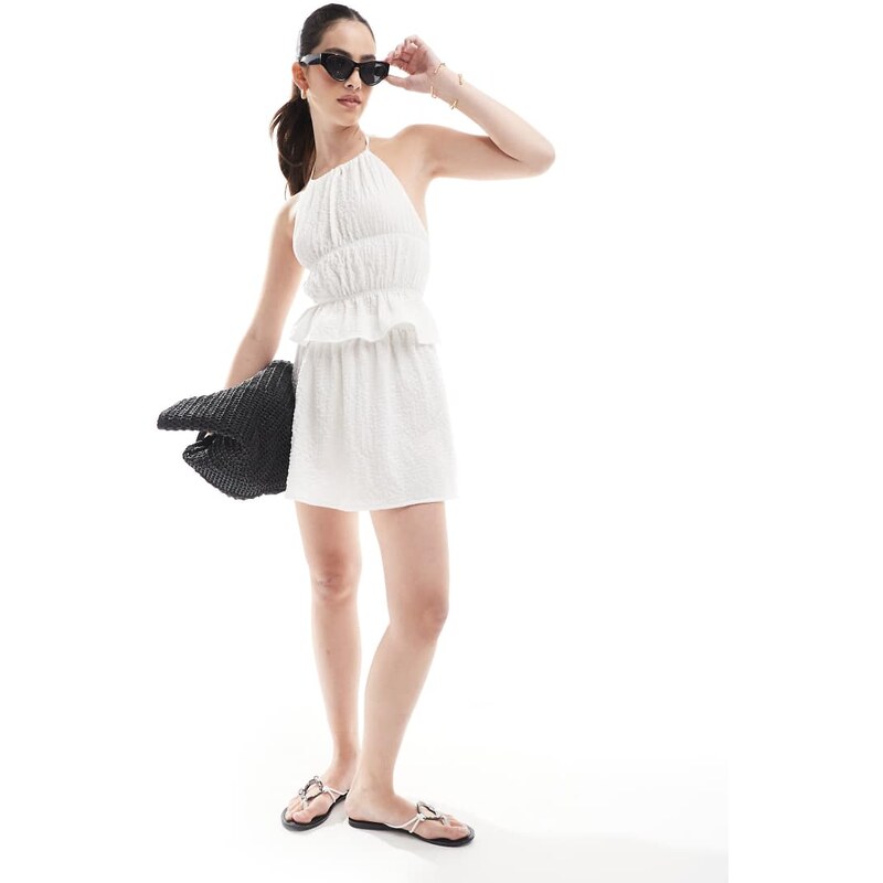 Esmee Exclusive mini beach skirt in white 105362331