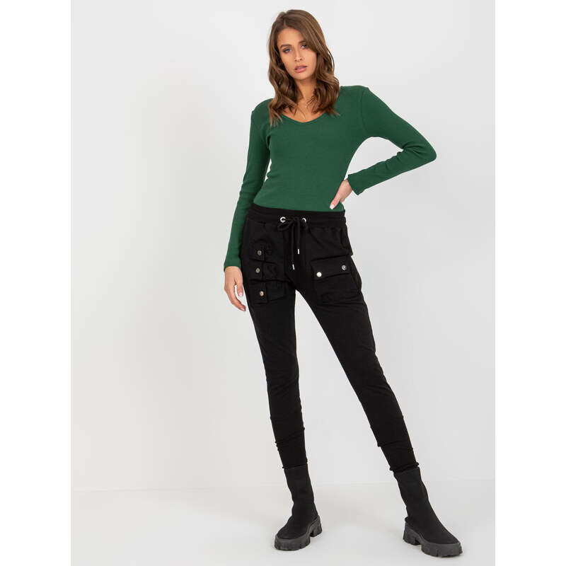 BASIC Černé tepláky s četnými kapsami EM-DR-ES-21-593.43P-black