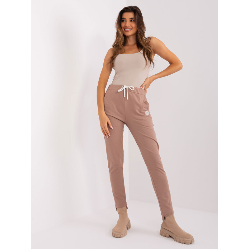 RELEVANCE Tmavě béžové sportovní tepláky RV-DR-8370-1.57P-dark