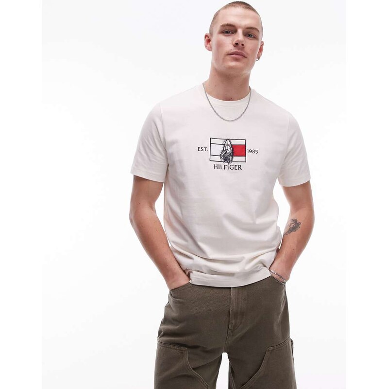 Tommy Hilfiger centre flag t-shirt in off white