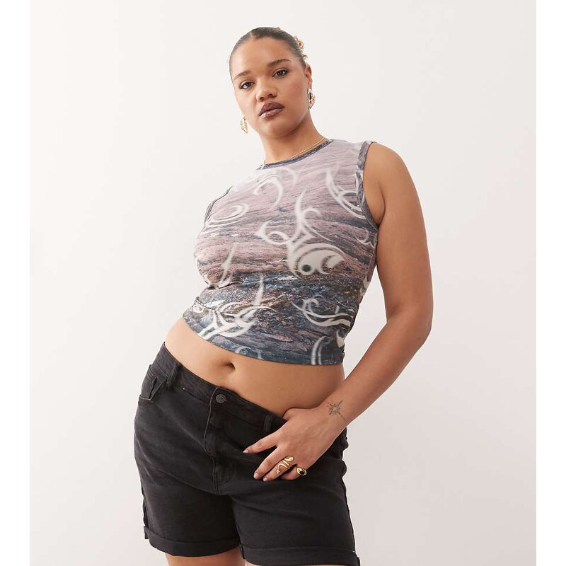 Noisy May Curve high waisted denim shorts in black denim 105518405
