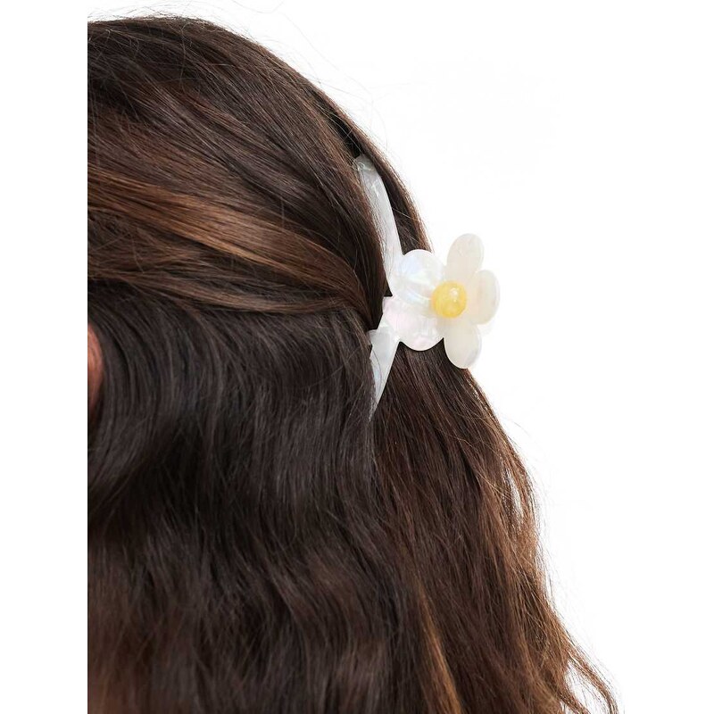 Pieces marbled effect daisy hair claw in white 105505975