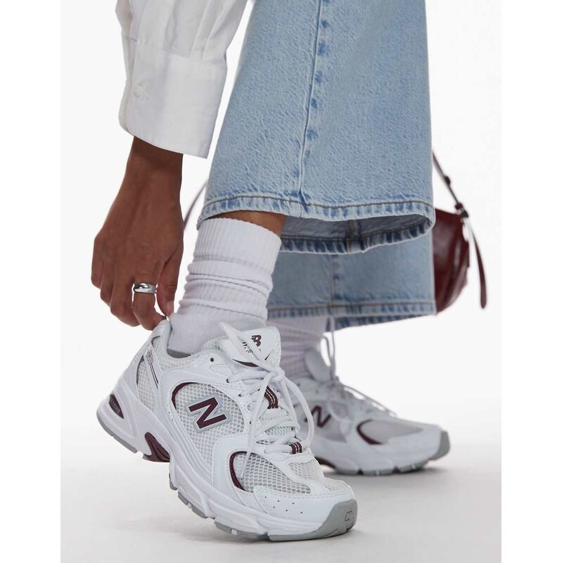 New Balance 530 trainers in white and burgundy 115718597