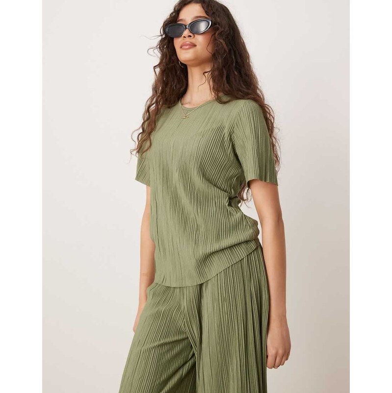 Vila plisse t-shirt co-ord in oil green