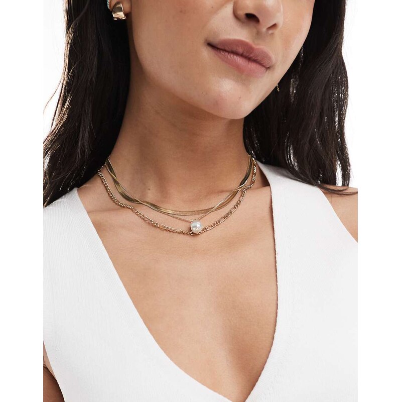 Pieces multi chain necklace with pearl detail in gold 105592081